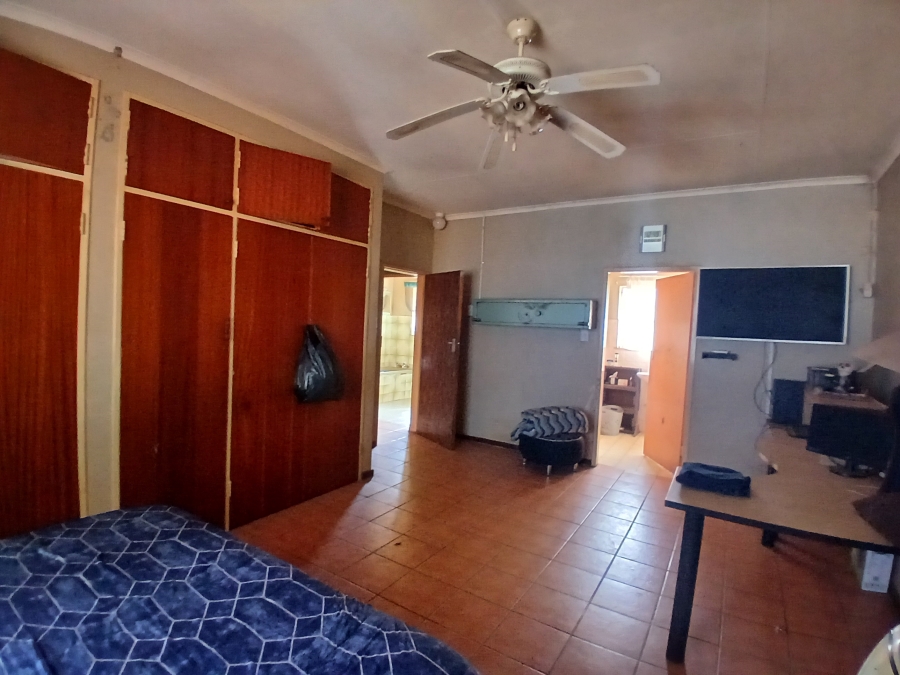 Commercial Property for Sale in Mooinooi North West